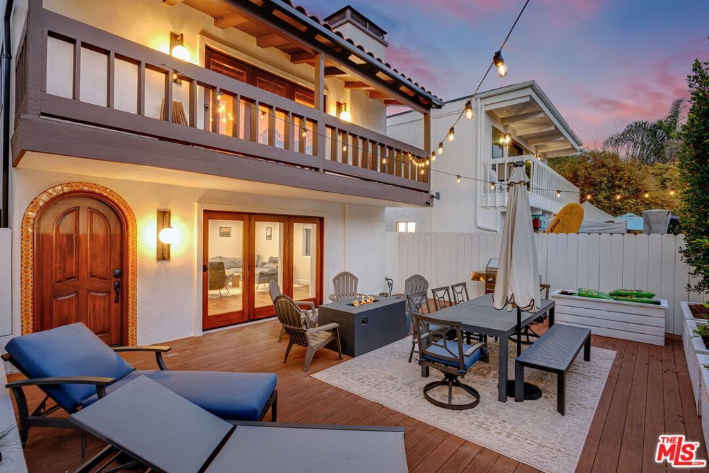 Photo of 2908 Pacific Avenue, Venice, CA 90291 (MLS # 25489153)