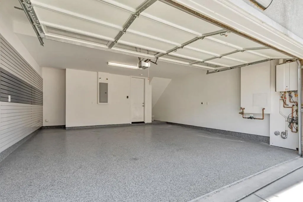 Milpitas, California 95035, United States, 3 Bedrooms Bedrooms, ,4 BathroomsBathrooms,Residential,Active,216005