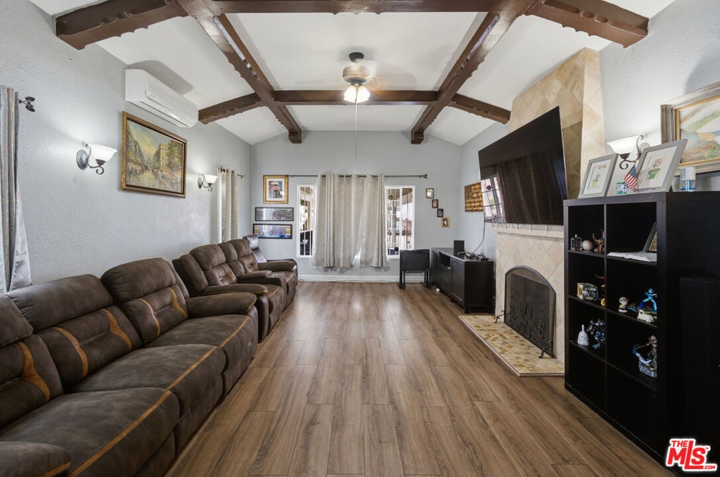 642 W 95th Street