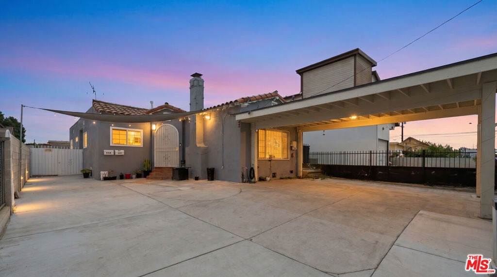 642 W 95th Street