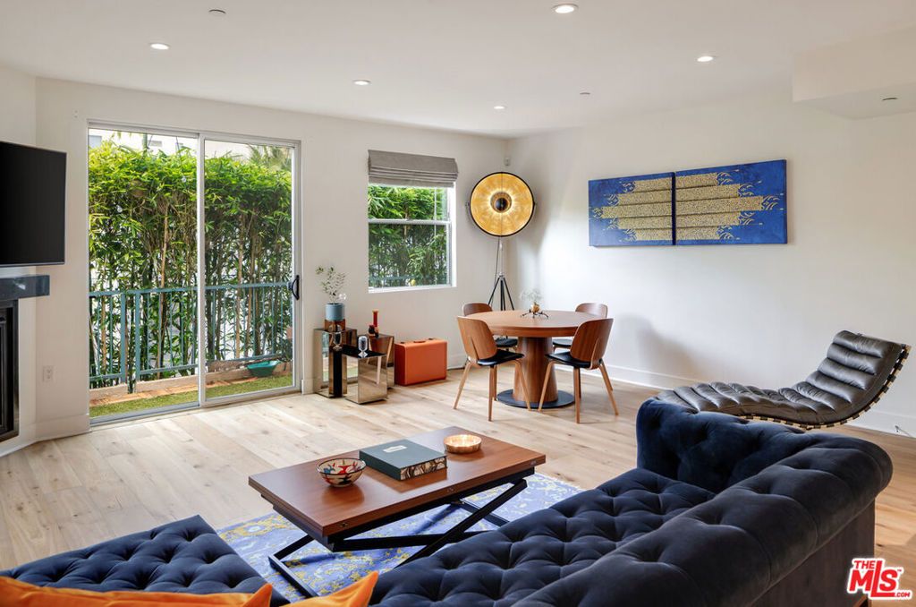 Photo of 108 S Croft Avenue #103, Los Angeles, CA 90048 (MLS # 26660827)