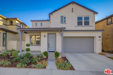 Photo of 18232 Brightstar Place, Santa Clarita, CA 91350 (MLS # 22177481)