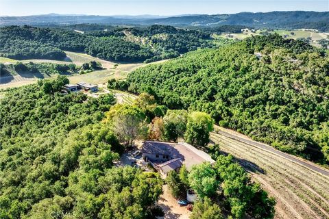 Tiny photo for 3180 Willow Creek Road, Paso Robles, CA 93446 (MLS # NS26112537)