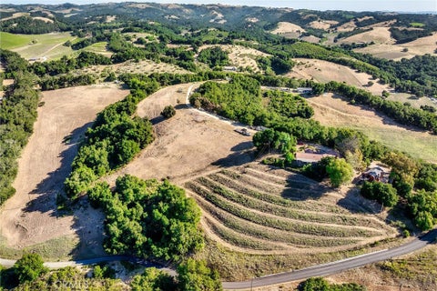 Photo of 3180 Willow Creek Road, Paso Robles, CA 93446 (MLS # NS26112537)