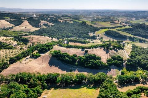 Tiny photo for 3180 Willow Creek Road, Paso Robles, CA 93446 (MLS # NS26112537)