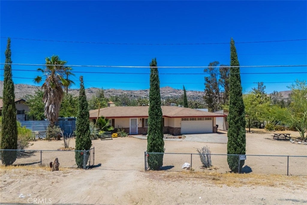57556 Pueblo Trail