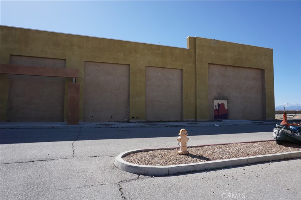 22311 Bear Valley