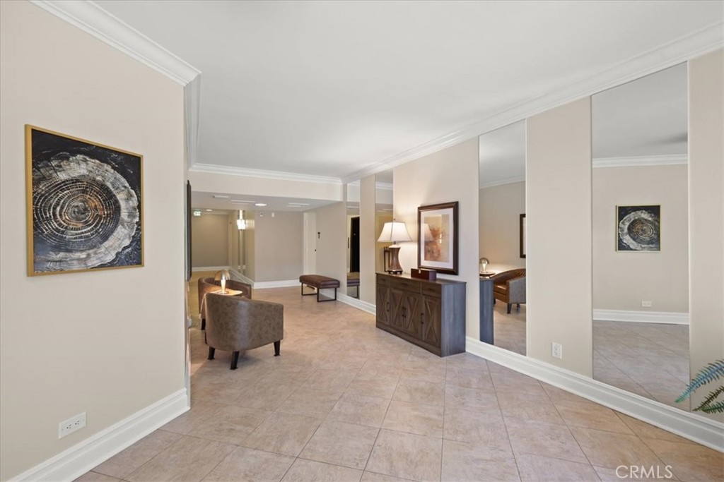 10409 Riverside Drive 203