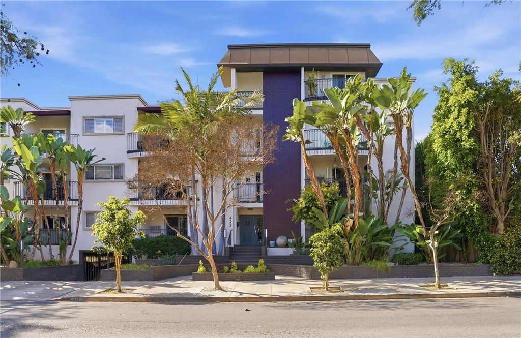 Photo of 625 N Flores #104 St, West Hollywood, CA 90048 (MLS # DW26026283)