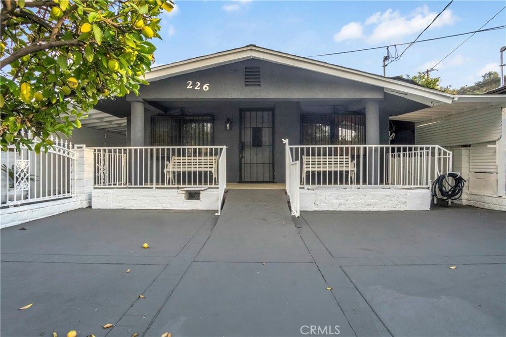 Photo of 226 S Avenue 64 Ave, Los Angeles, CA 90042 (MLS # IV25264214)