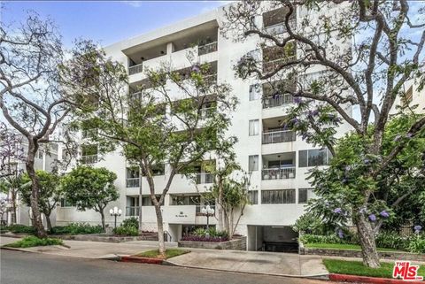 Photo of 321 N Oakhurst Drive #306, Beverly Hills, CA 90210 (MLS # 26645707)