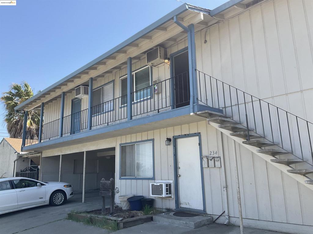 Nice upstairs 2-bedroom, 1-bath unit with quaint kitchen and breakfast nook, 2 bedrooms, bathroom and family room at entry. Pets Upon Approval. NO Evictions. 2.5X income needed. $55 application fee per adult, 18 years or older. Rent $1,650.00. Deposit $1,650.00.