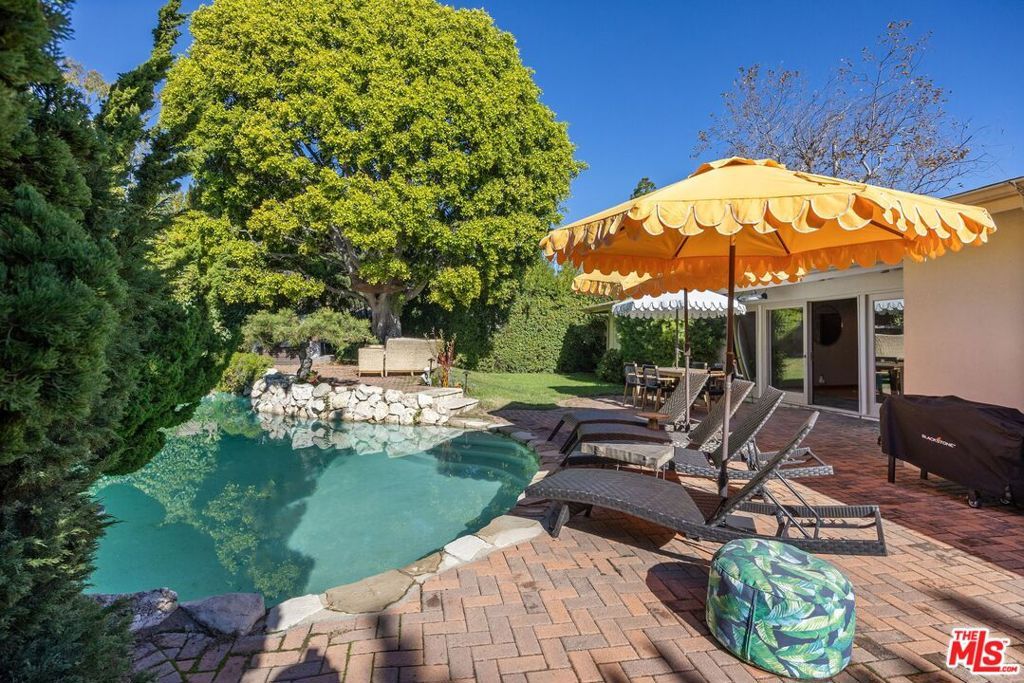 Photo of 1133 Somera Road, Los Angeles, CA 90077 (MLS # 26675069)