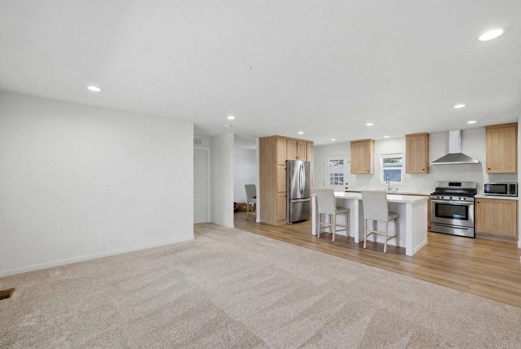2700 E Valley Parkway 189