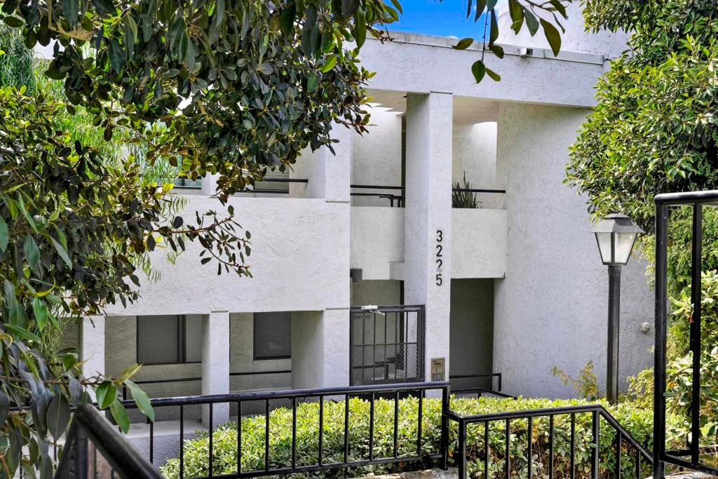 3225 Newell St 5