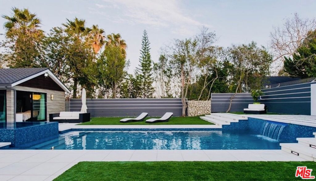 12318 W SUNSET Boulevard