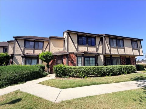 Photo of 14846 Brownstone LN, Westminster, CA 92683 (MLS # PW26104853)