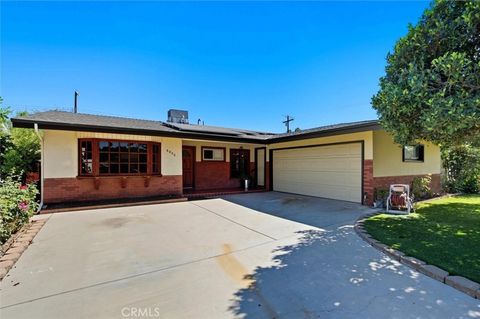 Photo of 6820 Gross Avenue, West Hills, CA 91307 (MLS # SR25194231)