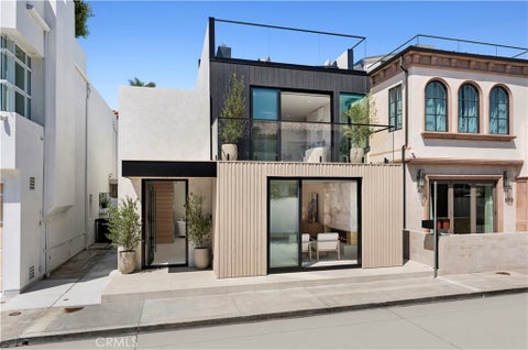 Photo of 503 J ST, Newport Beach, CA 92661 (MLS # NP26175847)