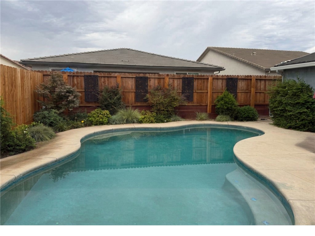 4581 Magnolia