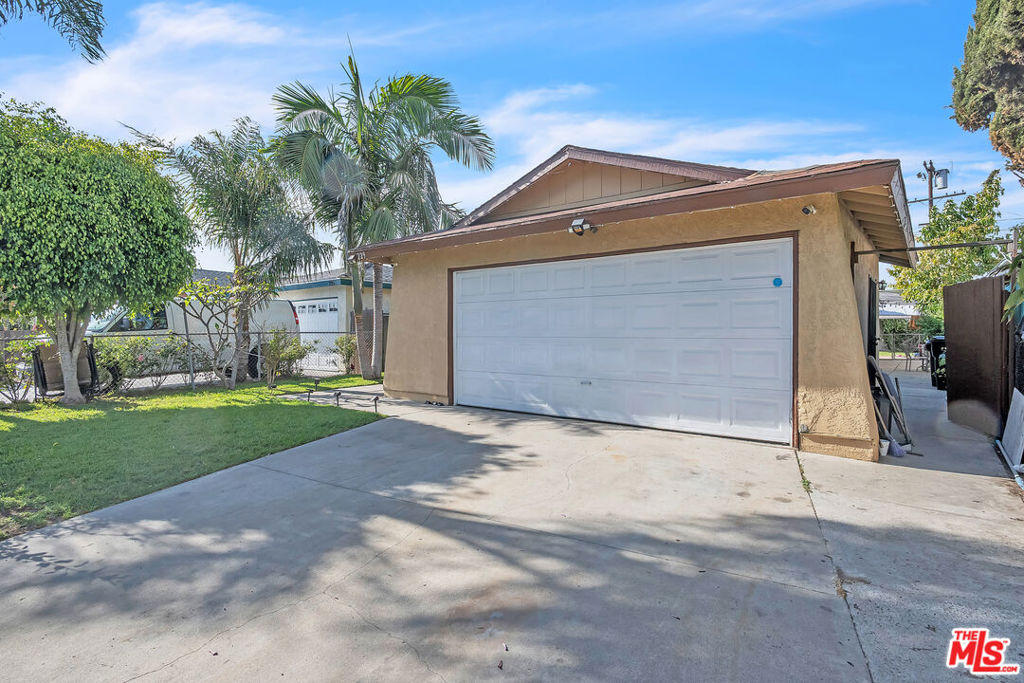 229 E 75th Street