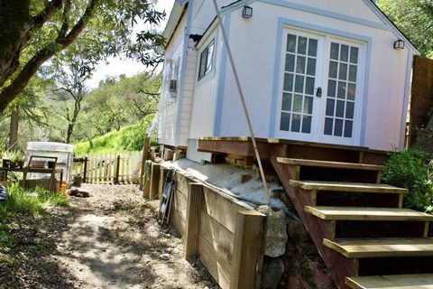 Photo of 84 El Vanada Road #B, Redwood City, CA 94062 (MLS # ML82037811)