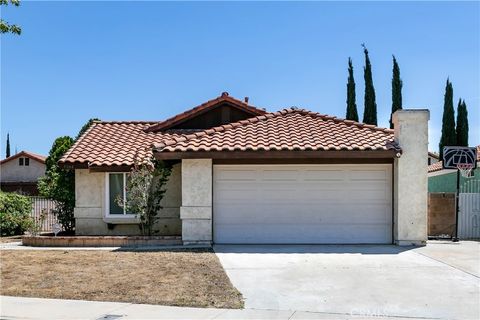 Photo of 3244 E Avenue S2, Palmdale, CA 93550 (MLS # CV26028114)
