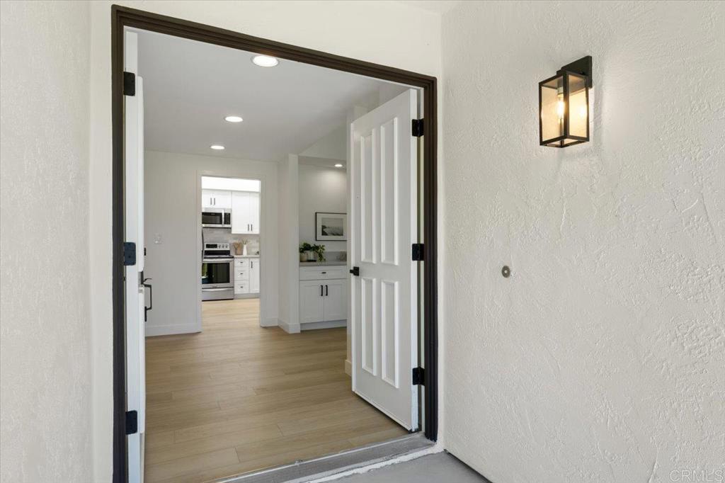 1259 La Casa Drive