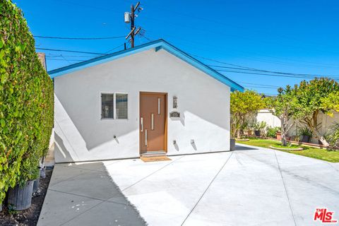Photo of 3753 W 60th Street, Los Angeles, CA 90043 (MLS # 26832077)