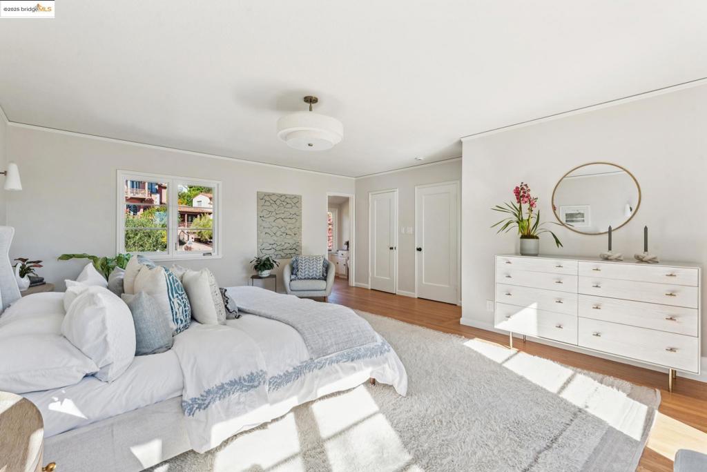 UPPER ROCKRIDGE - Residential