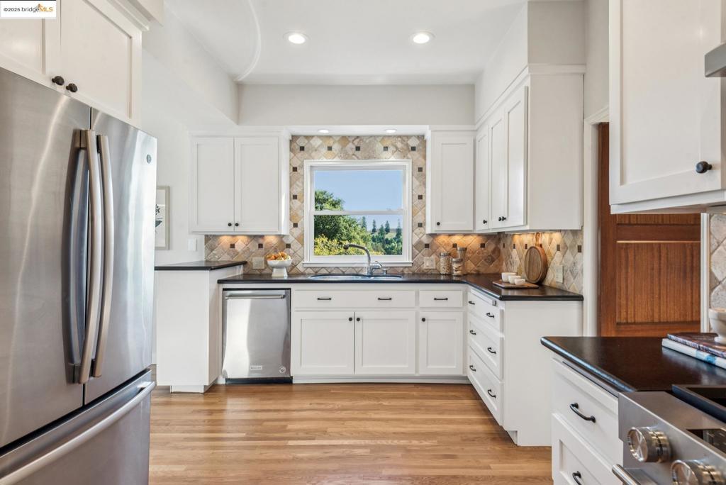 UPPER ROCKRIDGE - Residential