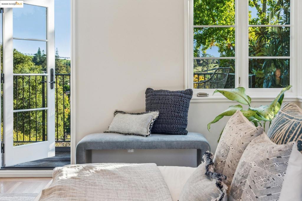 UPPER ROCKRIDGE - Residential