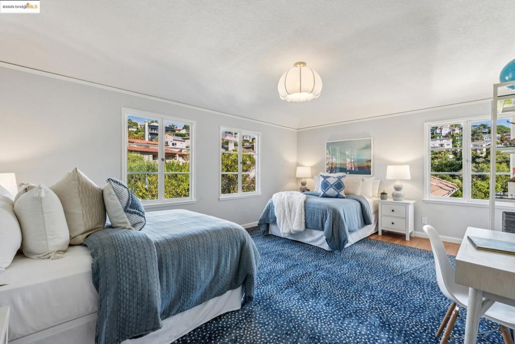 UPPER ROCKRIDGE - Residential