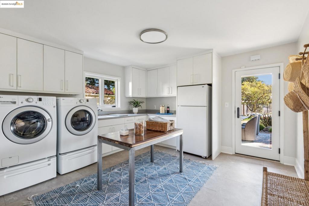 UPPER ROCKRIDGE - Residential