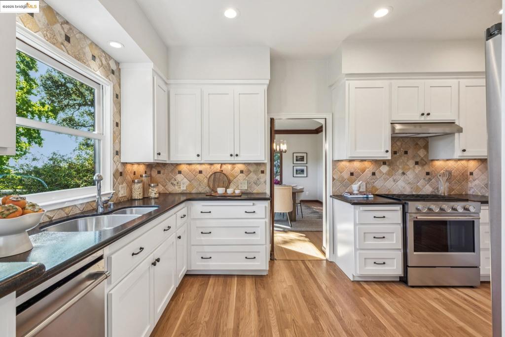 UPPER ROCKRIDGE - Residential