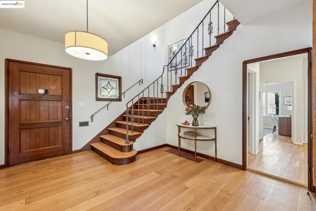 UPPER ROCKRIDGE - Residential