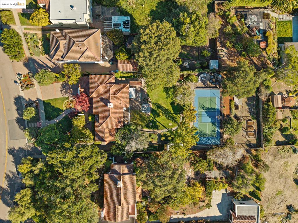 UPPER ROCKRIDGE - Residential