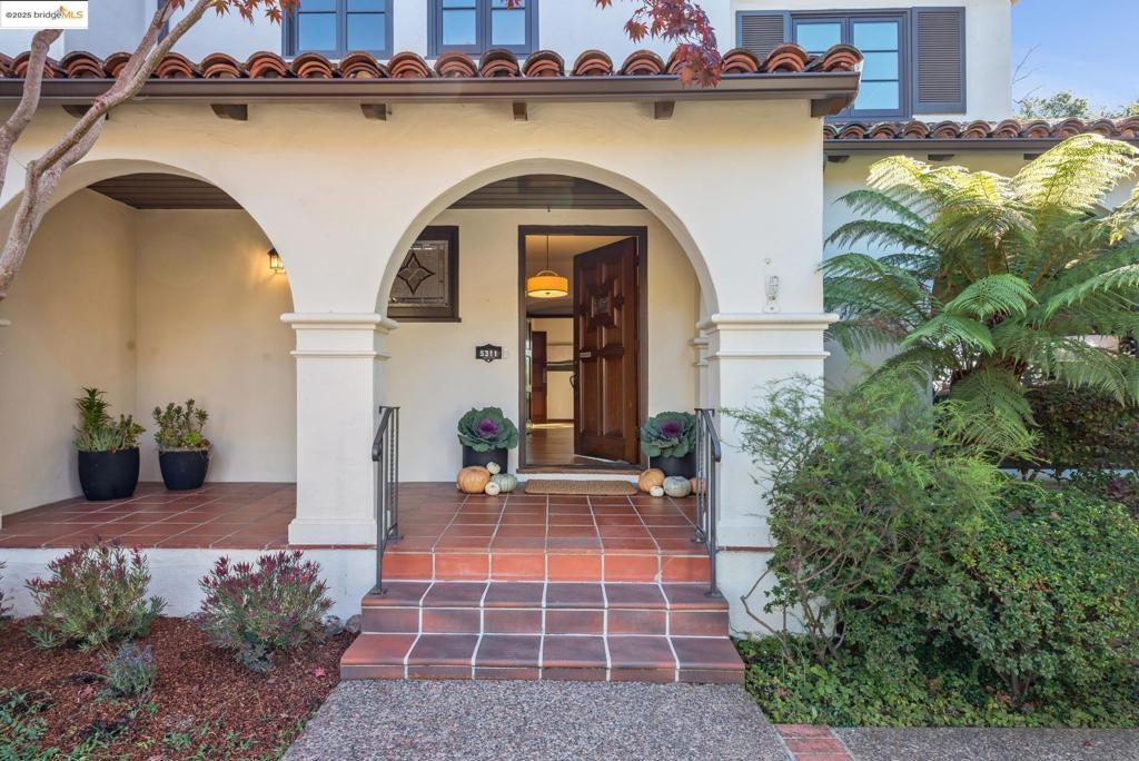 UPPER ROCKRIDGE - Residential