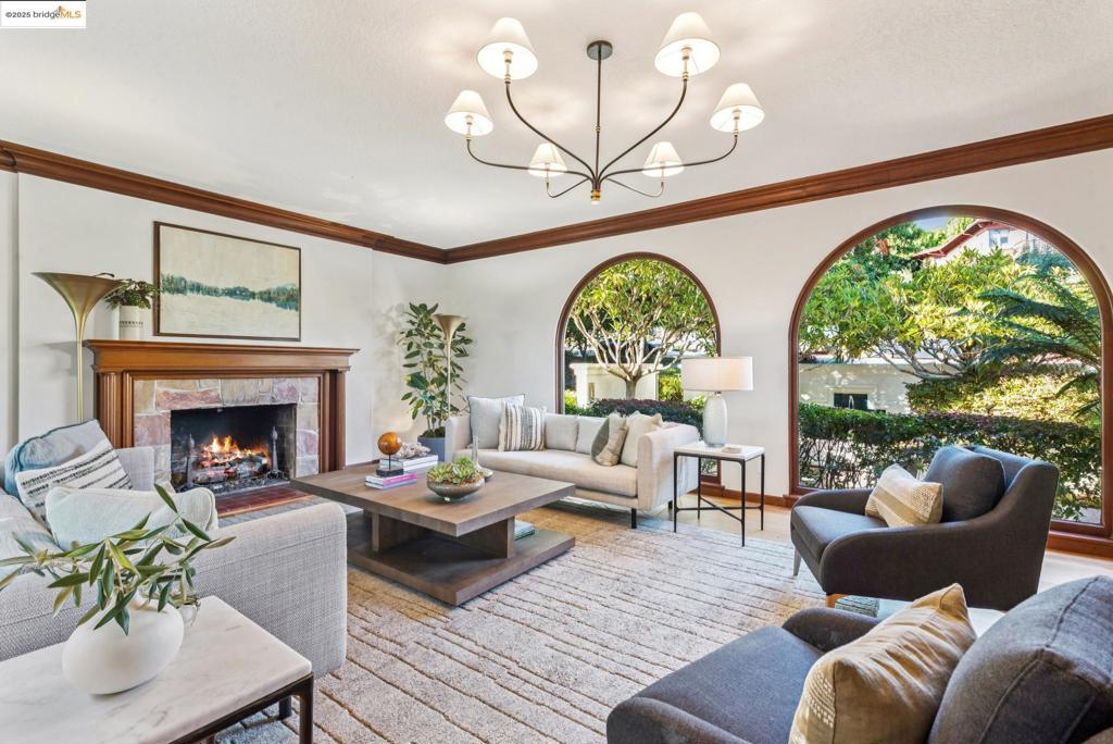 UPPER ROCKRIDGE - Residential