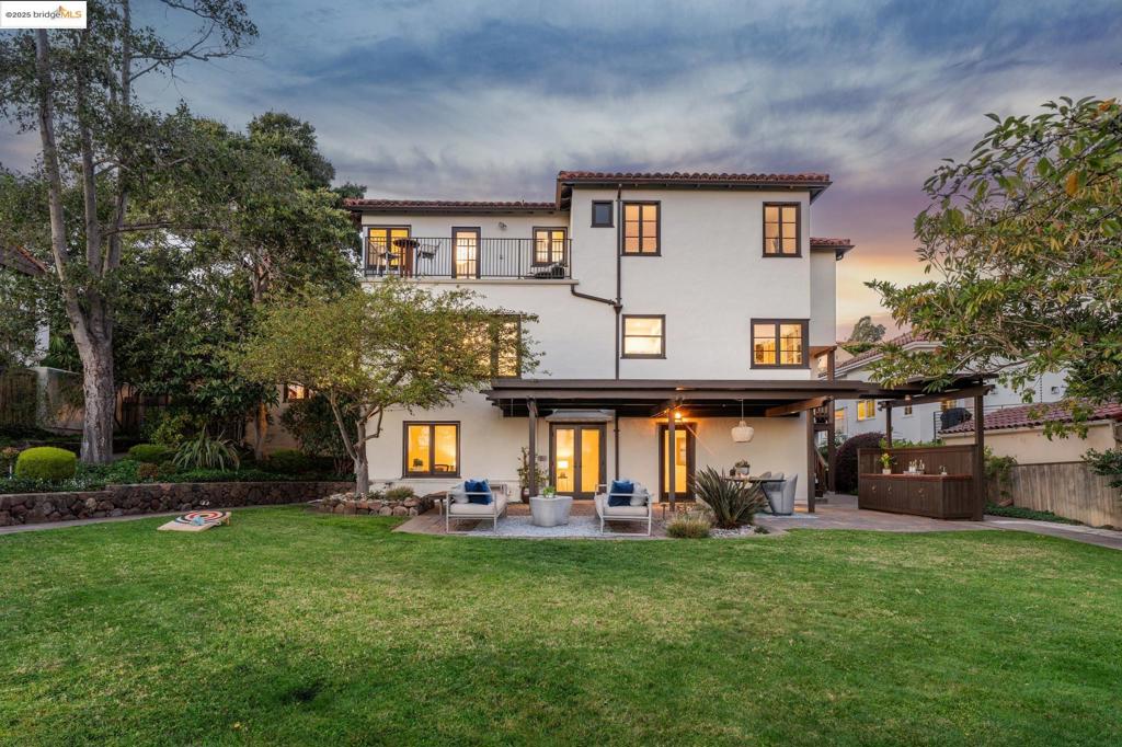 UPPER ROCKRIDGE - Residential