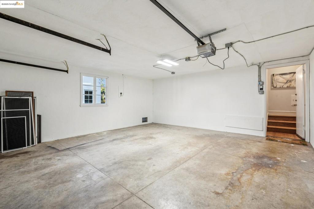 UPPER ROCKRIDGE - Residential