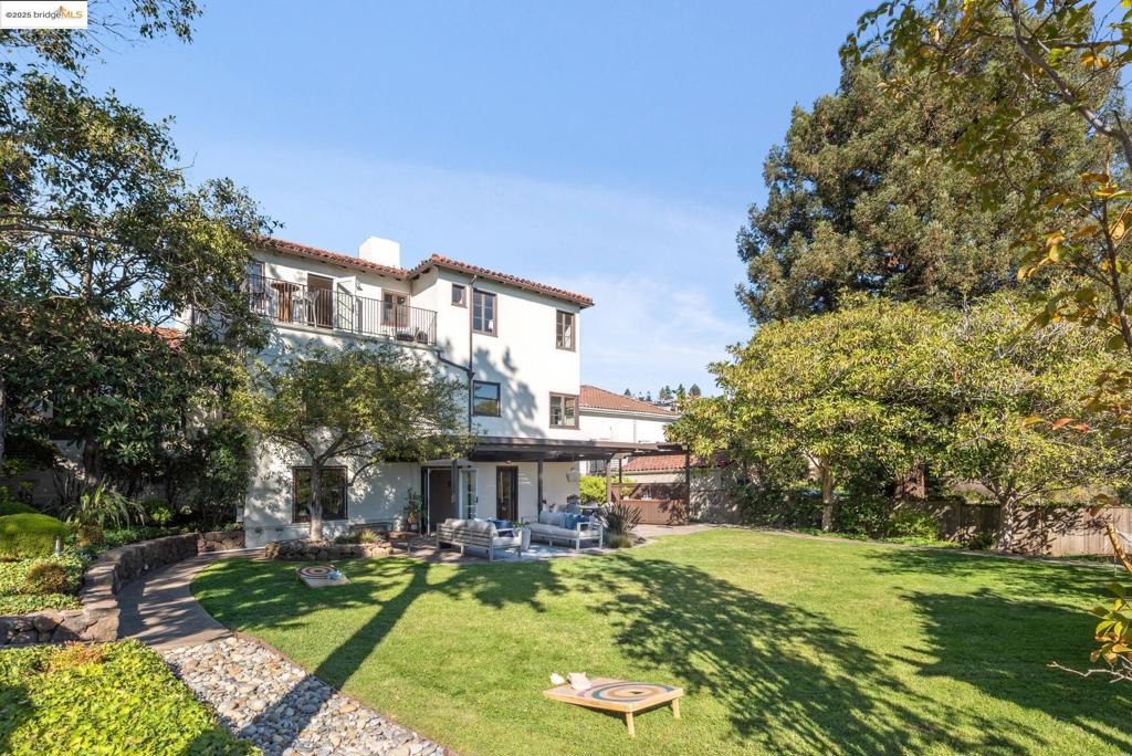 UPPER ROCKRIDGE - Residential