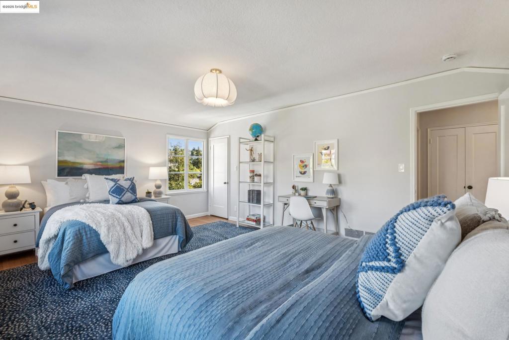 UPPER ROCKRIDGE - Residential