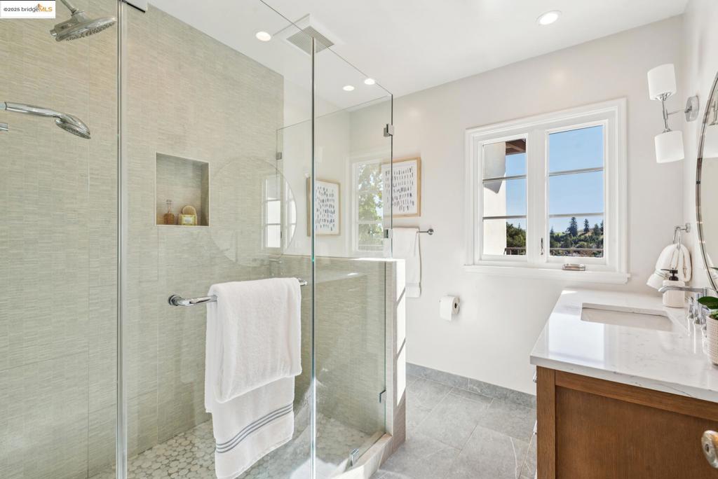 UPPER ROCKRIDGE - Residential