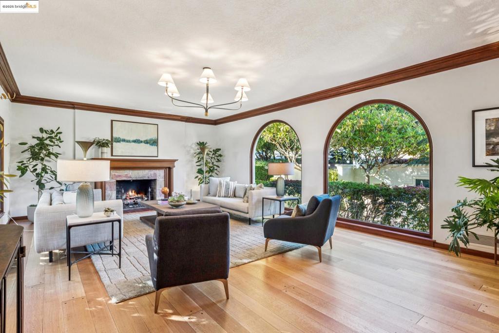 UPPER ROCKRIDGE - Residential