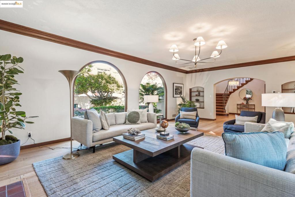 UPPER ROCKRIDGE - Residential