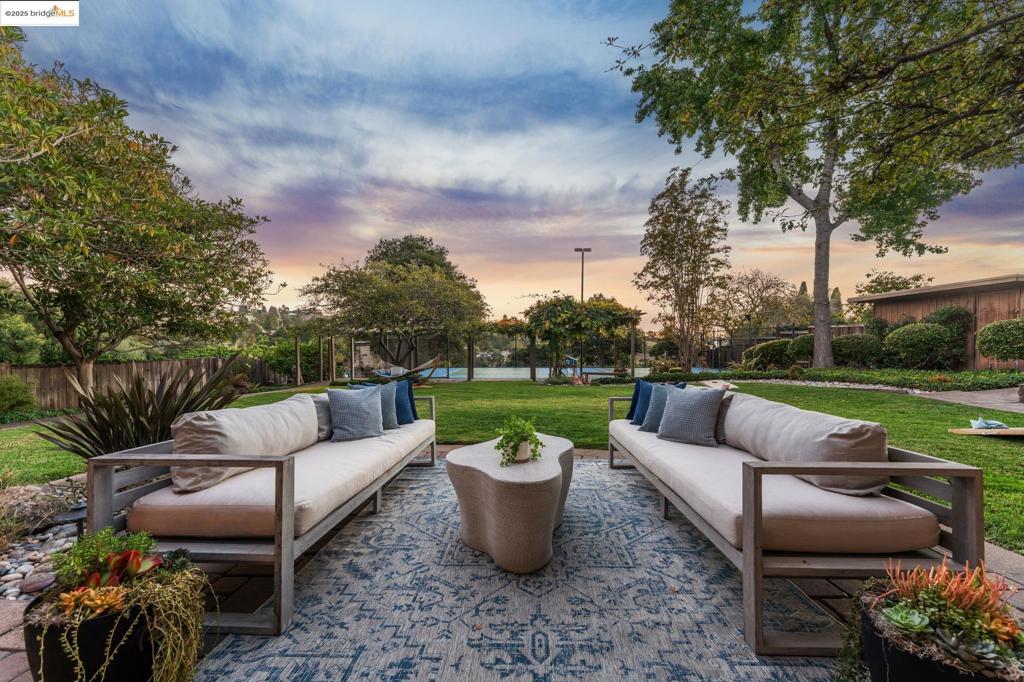 UPPER ROCKRIDGE - Residential