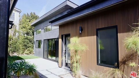 Photo of 2668 Greenfield Avenue, Los Angeles, CA 90064 (MLS # 26658093)