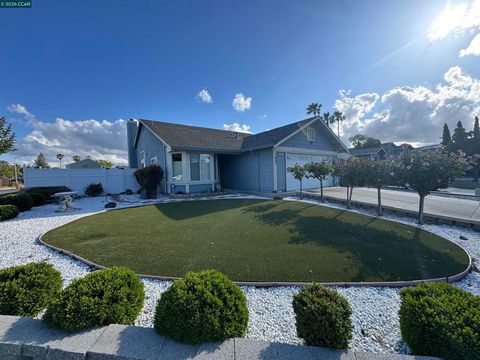 Photo of 1801 Fairhaven Ct Ct, Oakley, CA 94561 (MLS # 41131953)