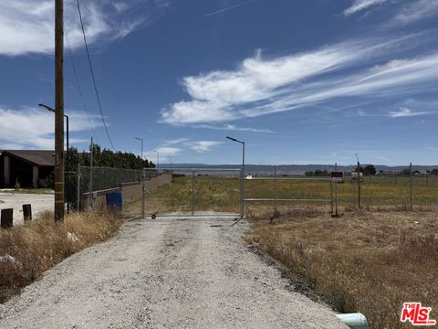 Photo of 0 Avenue F, Antelope Acres, CA 93536 (MLS # 26717297)